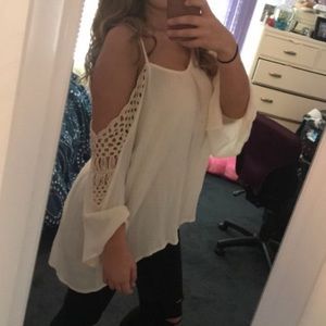 Cute flowy top. Perfect condition